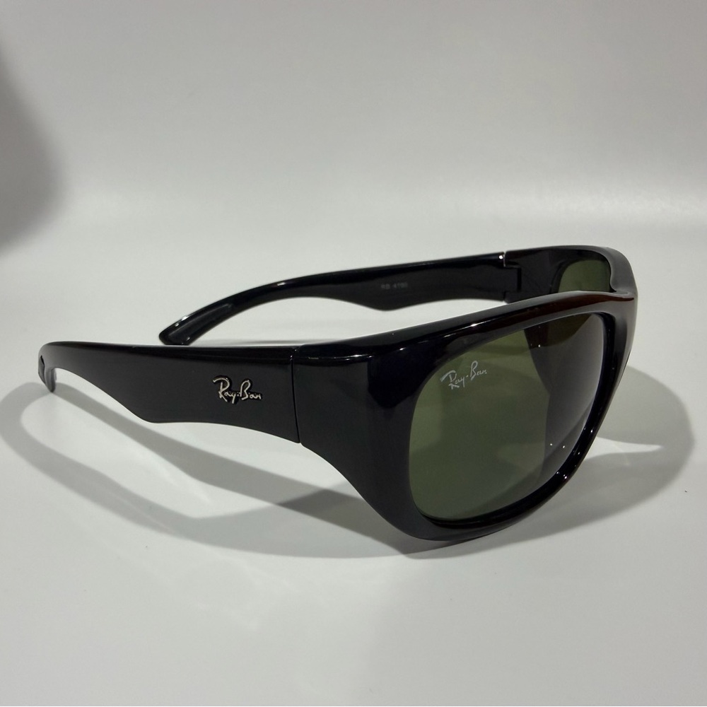 Rare Y2K Vintage Ray Ban Chunky Black Polarized RB 4160 Sunglasses Made in Italy